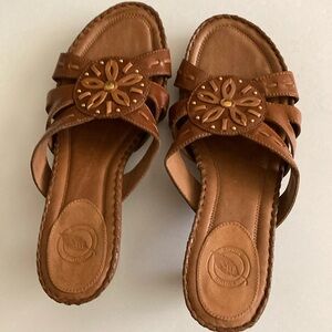 NWOT Women’s Nutture Sandals with Small Heel Size 8M Breathable Vintage summer